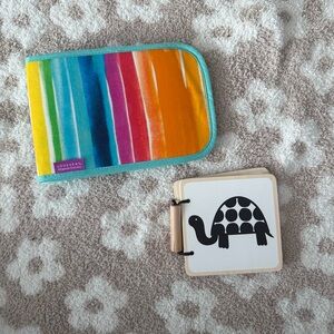 Lovevery Newborn Toys Contrast Cards and Holder Black White Wooden Book Looker